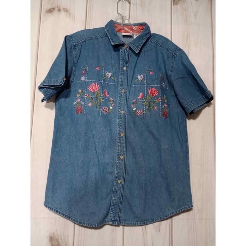 Bobbie Brooks Womens Medium Blue Denim Embroidered Floral Heart Shirt Vintage